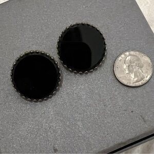 Vintage ⚜️ Clip-On Black Round Earrings with Detailing